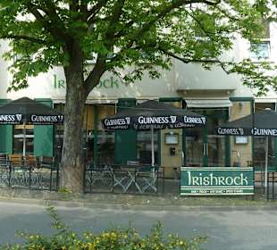 Am Klosterplatz gelegen