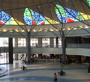 Einkaufsmall neben dem Hotel