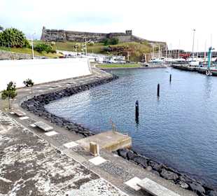 Hafen Angra do Heroismo