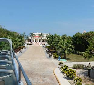 1 Cuc Bus zum Einkaufszentrum