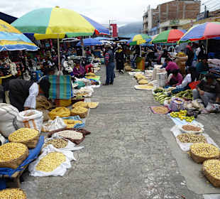 Samstag ist die ganze Stadt ein großer Markt