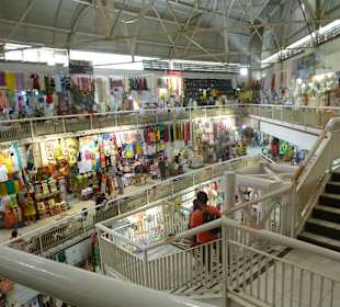 3 Etagen hier gibt es fast alles