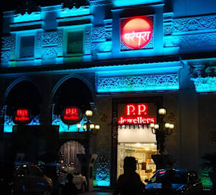 Jede Menge Juweliere in Karol Bagh