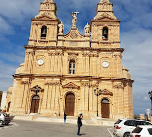 Kirche auf dem Berg nähe Hotel