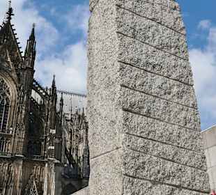 Columne pro Caelo (Himmelssäule) am Rocalliplatz