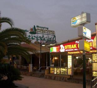 Shopping Center Tropical