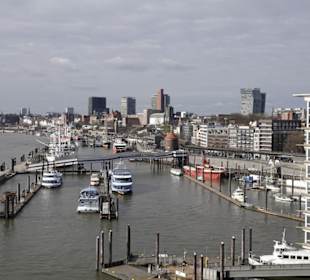Blick auf den Hamburger Hafen