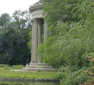 Blick zum Apollotempel am Badenburger See