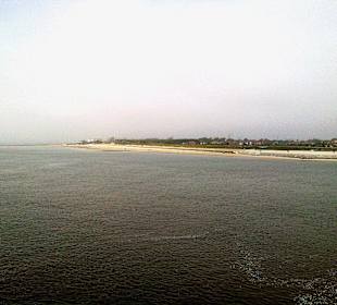 Weststrand von der Fähre aus