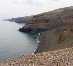 Schwarze Sandbuch Playa Quemada