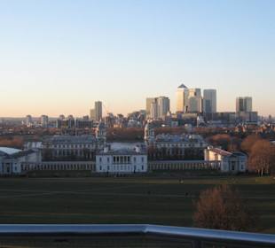 Vista della città al tramonto