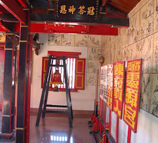 Wunderschöner Tempel in Singaraja