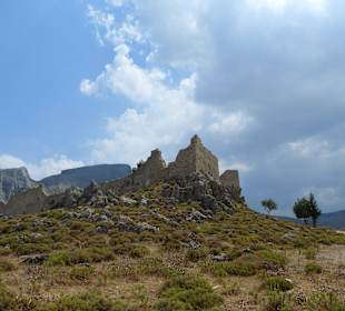 Oberhalb Archangelos ein Johanniter-Kastell