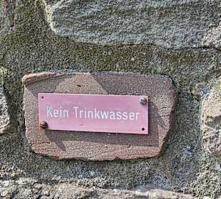 Schlossgarten mit Brunnen
