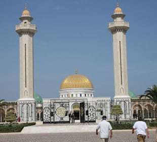 Blick auf as Mausoleum von weitem