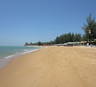 Strandabschnitt mit diversen kleinen Restaurants