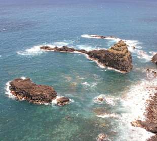 Schwimmbecken im Lavagestein - Porto Moniz