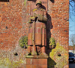 Kriegerdenkmal am Glockenturm