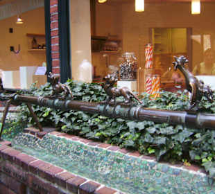 Sieben-Faulen-Brunnen in der Böttcherstr.