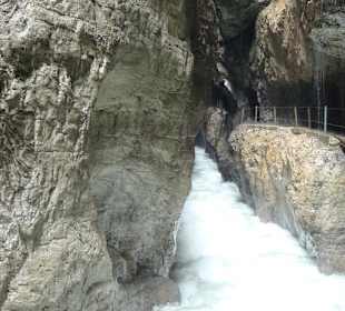 Klamm - Pfad durch den Berg