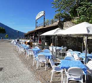 Restaurant am Strand von Limone