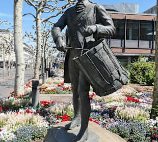 Der Gardetrommler am Schillerplatz / Ludwigstraße