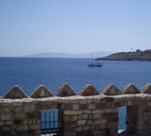 Blick von der Mauer Richtung Meer