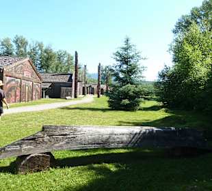 Zedernkanu mit Freilichtmuseum