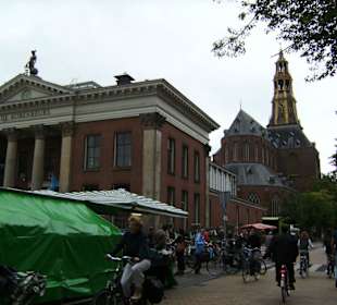 Vismarkt, hinten Aa-Kerk