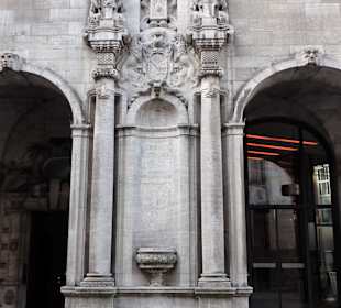 Details der denkmalgeschützten Fassade