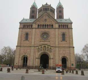 Aussenansicht DOM zu Speyer
