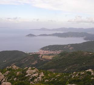 Blick auf Elba und Toscana