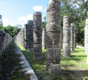 Spaziergang auf dem Ruinengelände