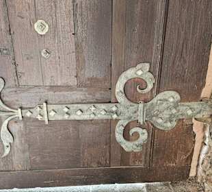 Massives Eingangstor