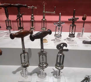 Historische Metallkurzwaren im Stadtmuseum
