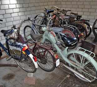 Motorisierte Räder im Dörpmuseum Münkeboe