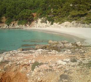 Wandern zum Escorxada Strand