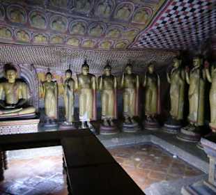 Figuren  im Höhlentempel