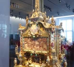 Im Museum „NEUES GRÜNE GEWÖLBE“ im Residenzschloss