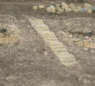 Saranda Kolones: Burggraben