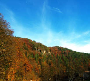 Hinten schon die Felsen 