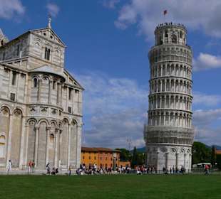 Pisa-slavná šikmá věž Torre Pendente 