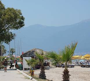 Promenade Richtung Hotel