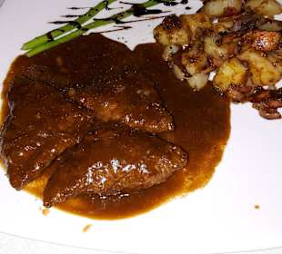 Gefülltes Tenderloin mit Pilze und Käse gefüllt
