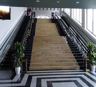 Rolltreppen über 3 Ebenen