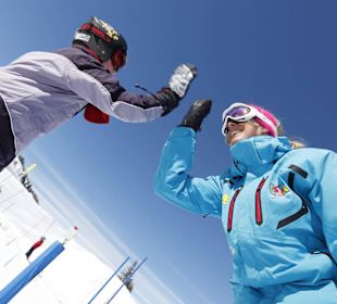 Individuelle Betreuung beim Kinderskikurs