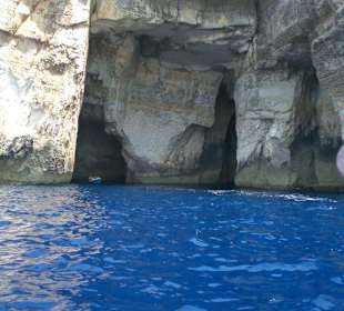 wunderschönes blaues Wasser