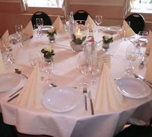 Festlich gedeckter Tisch