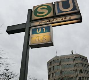 Nächste U-Bahn-Station wenige Meter vom Hotel Oldenburg Novu