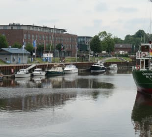 Beim Stadthafen am Burggraben von Stade
